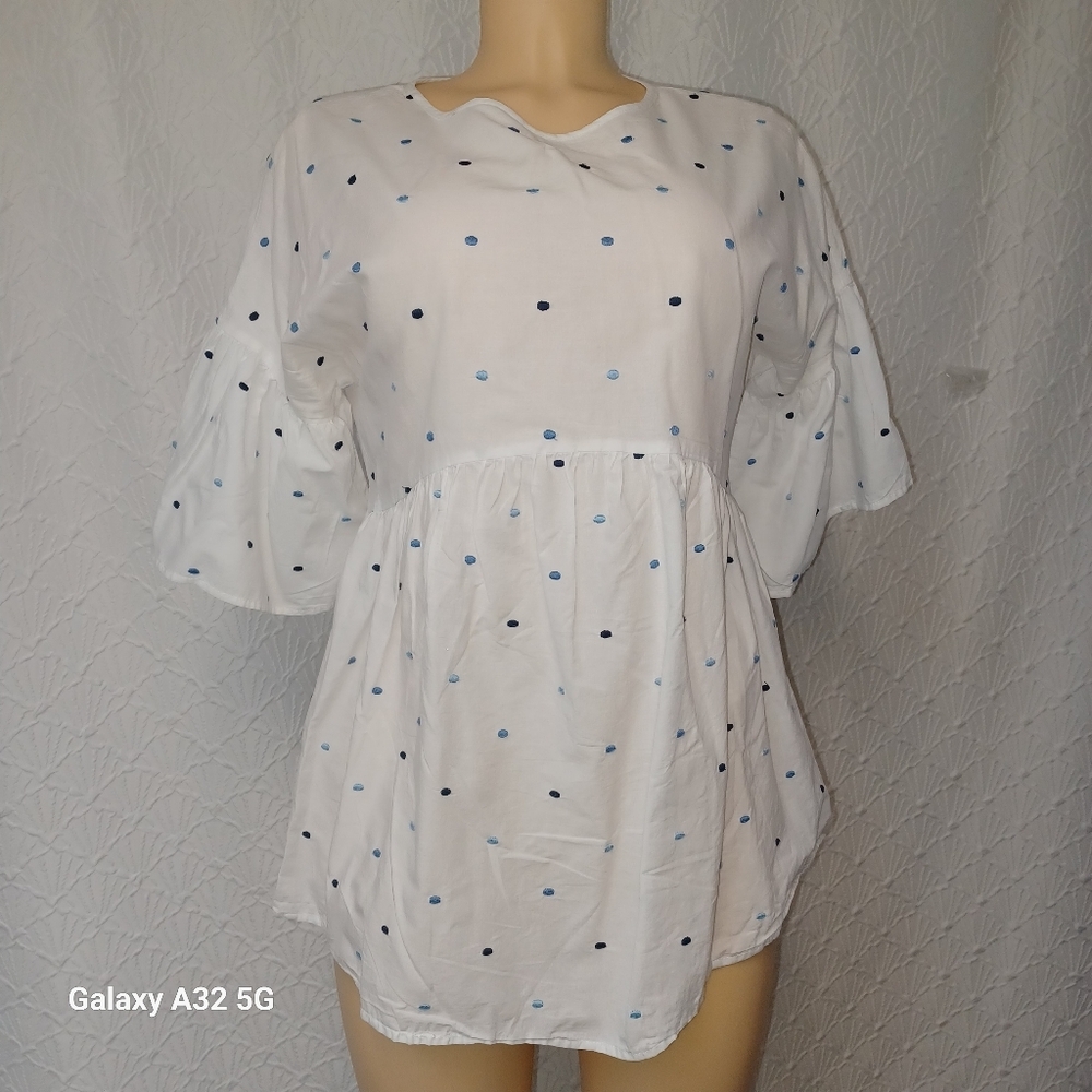 Ingrid & Isabel Women Maternity Size XS White and Black Flutter Sleeve Blouse